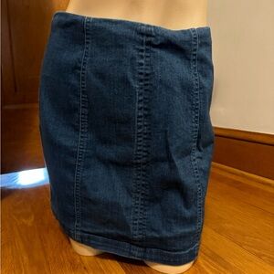 Altar’d state Jean skirt size M